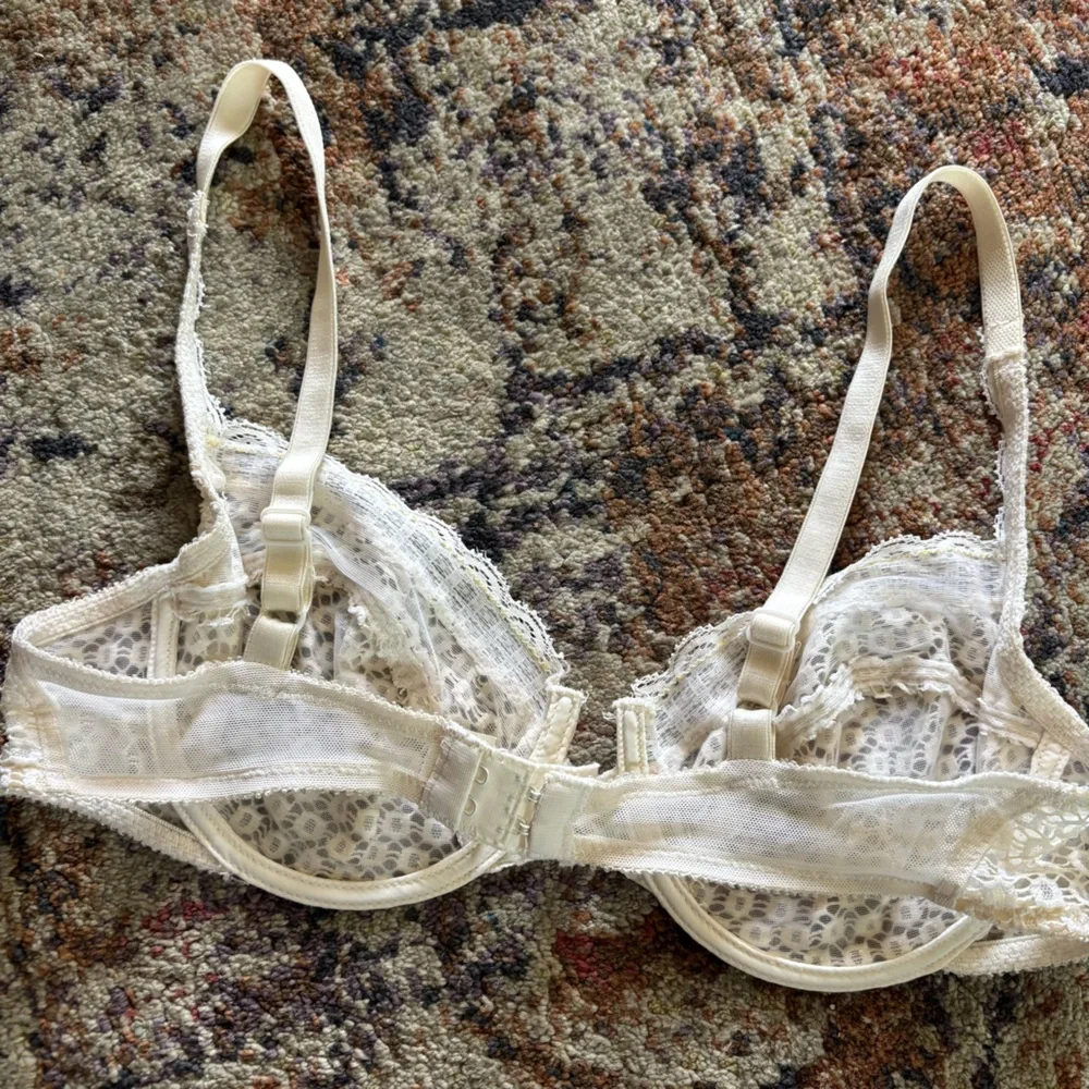 JOSIE Retro Lace Bra & Bikini Panty Set